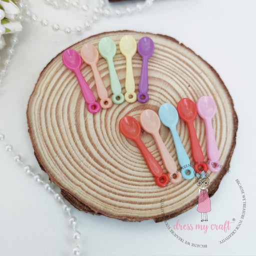 Dress My Crafts - Miniatures - Plastic Spoons W/Loop