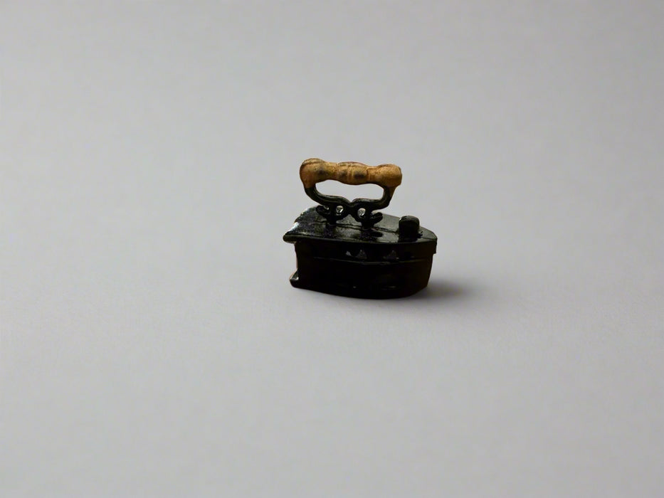 Miniature World - Miniatures - Cast Iron - 1/12 scale - Black