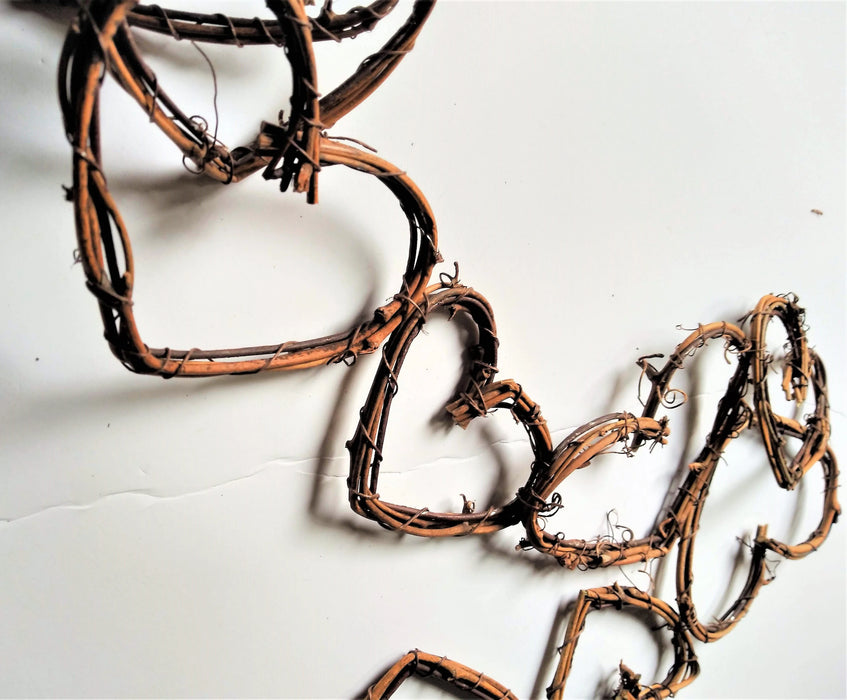 Darice - Miniature Grapevine Heart Wreath - 1 Pc