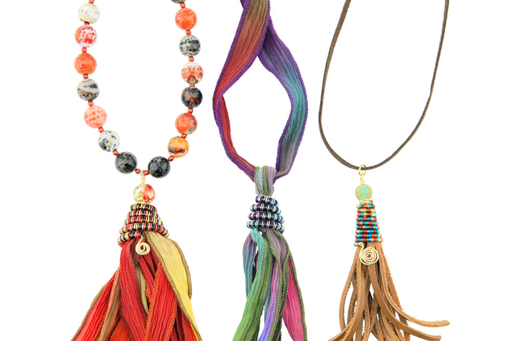 Tassel Maker, 7 mm O.D. / 0.275 in, pegs, adjustable size from 9.7 cm / 3.8 in, to 2.5 cm / 0.98 in